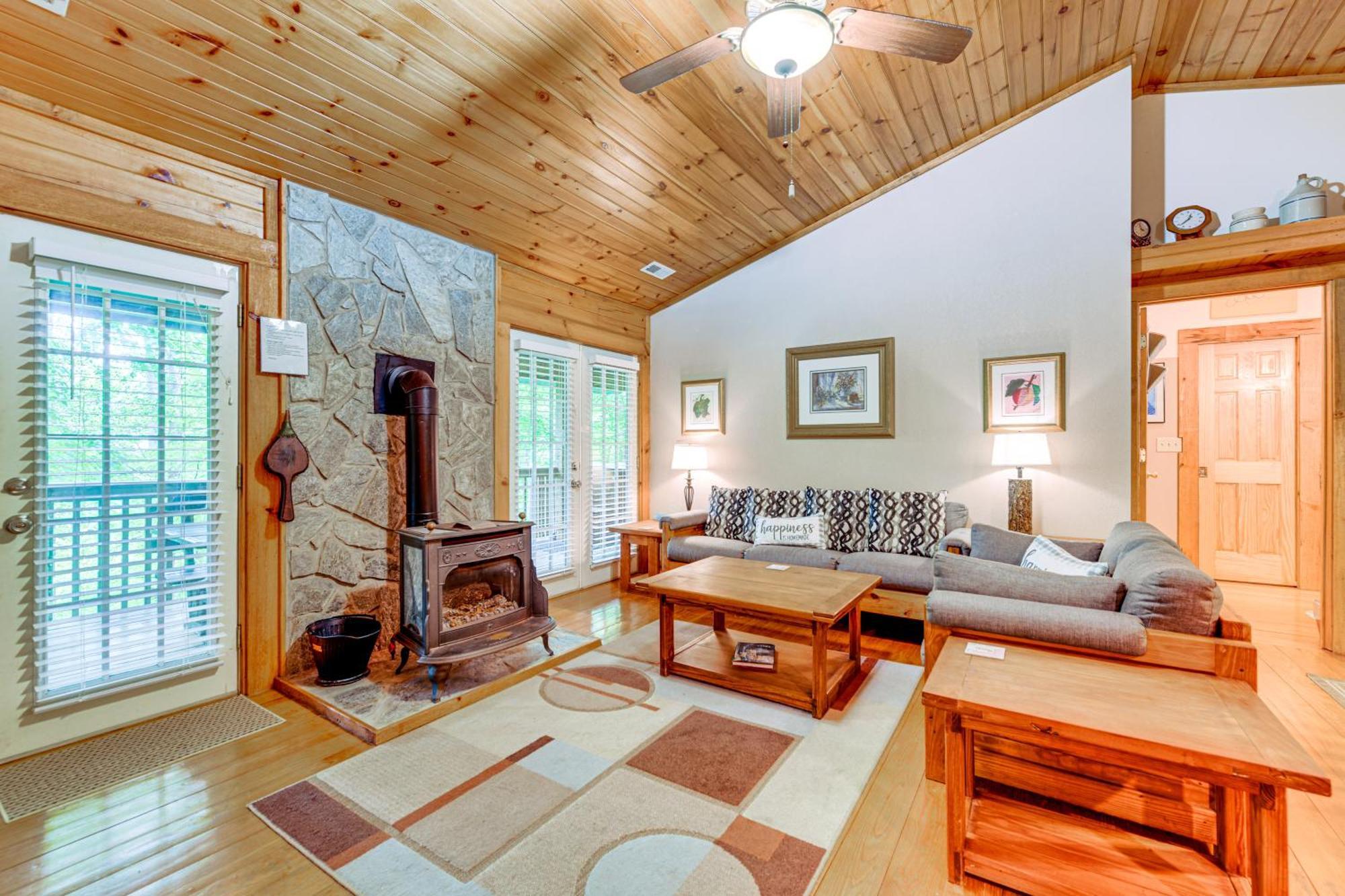 Serene Maggie Valley Retreat With Deck And Hot Tub! Esterno foto