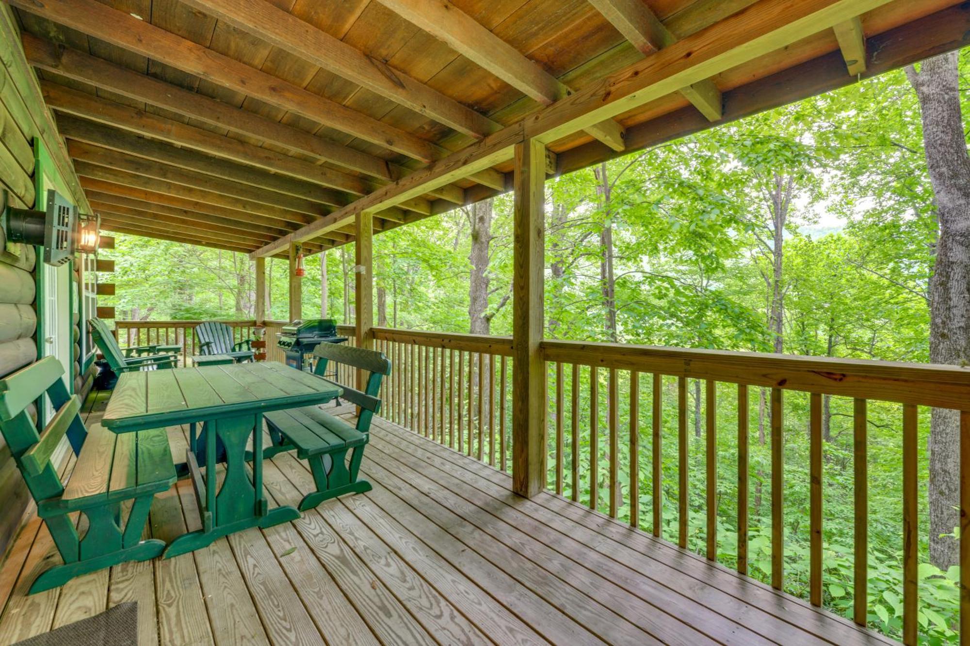 Serene Maggie Valley Retreat With Deck And Hot Tub! Esterno foto