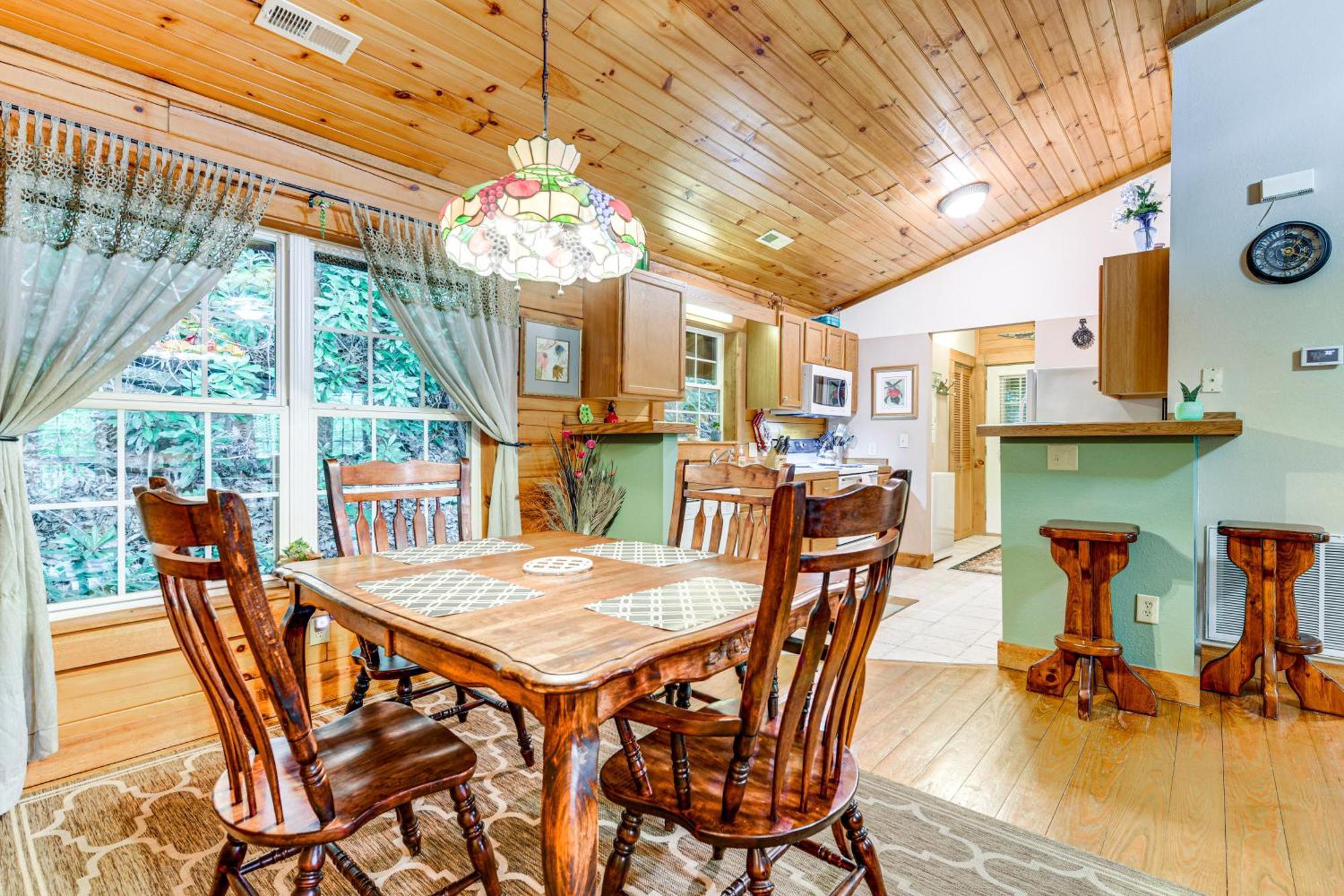 Serene Maggie Valley Retreat With Deck And Hot Tub! Esterno foto