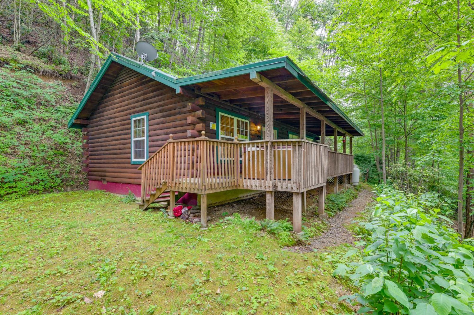 Serene Maggie Valley Retreat With Deck And Hot Tub! Esterno foto