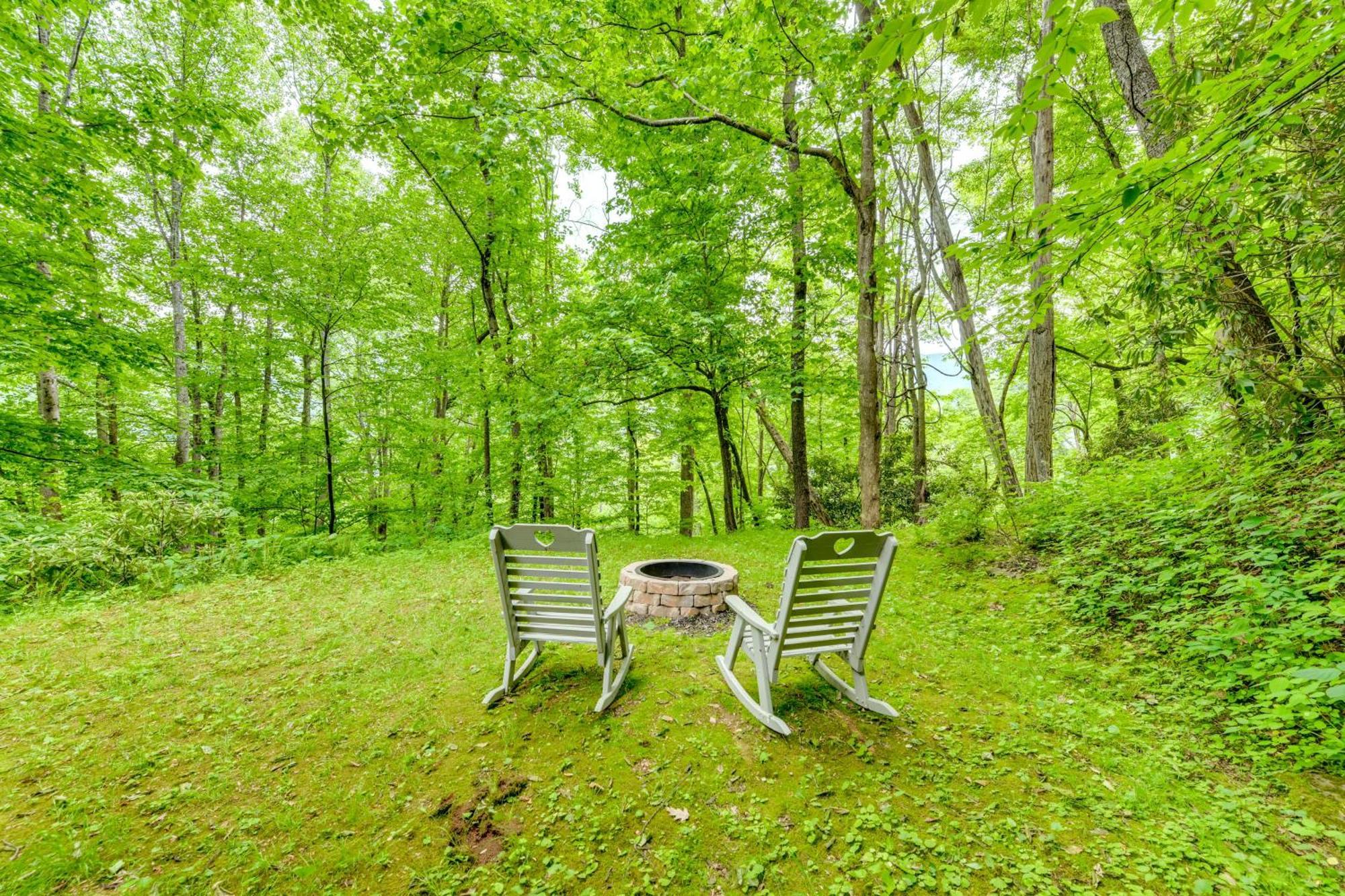Serene Maggie Valley Retreat With Deck And Hot Tub! Esterno foto